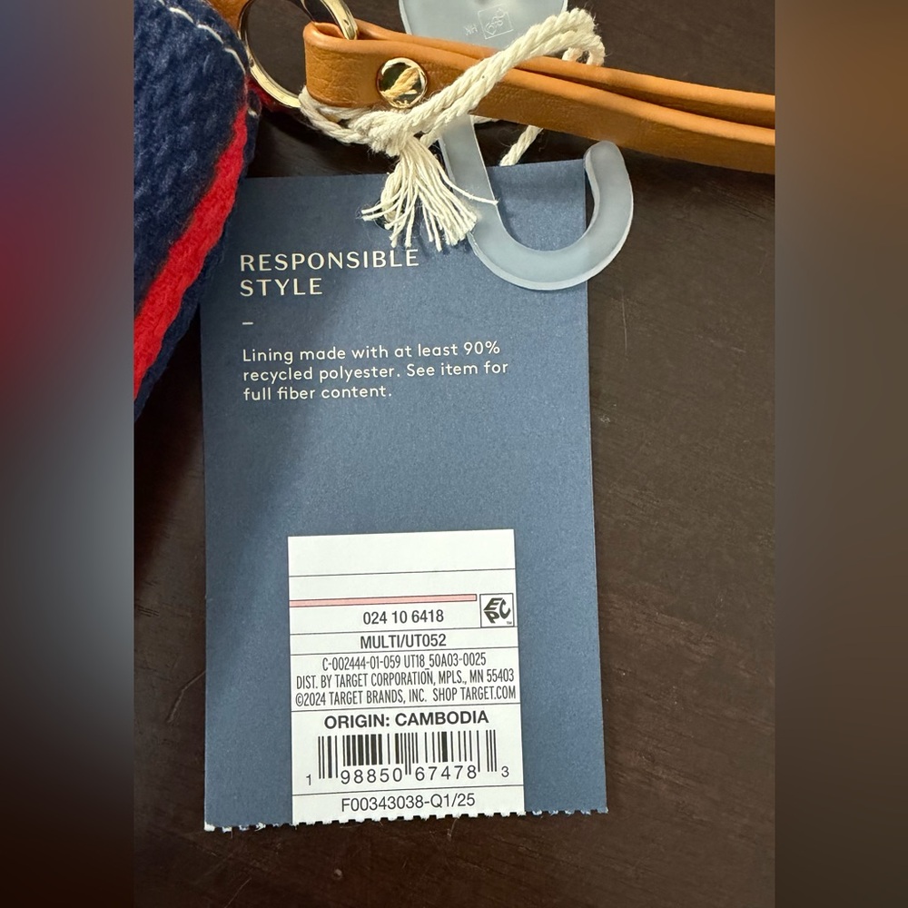 Universal Thread make up bag. NWT. - Picture 4 of 4